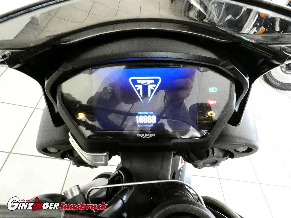g-000344-g_W3440748_10-triumph-street-triple-765-rs-finanzierung-moeglich-639067249798715160