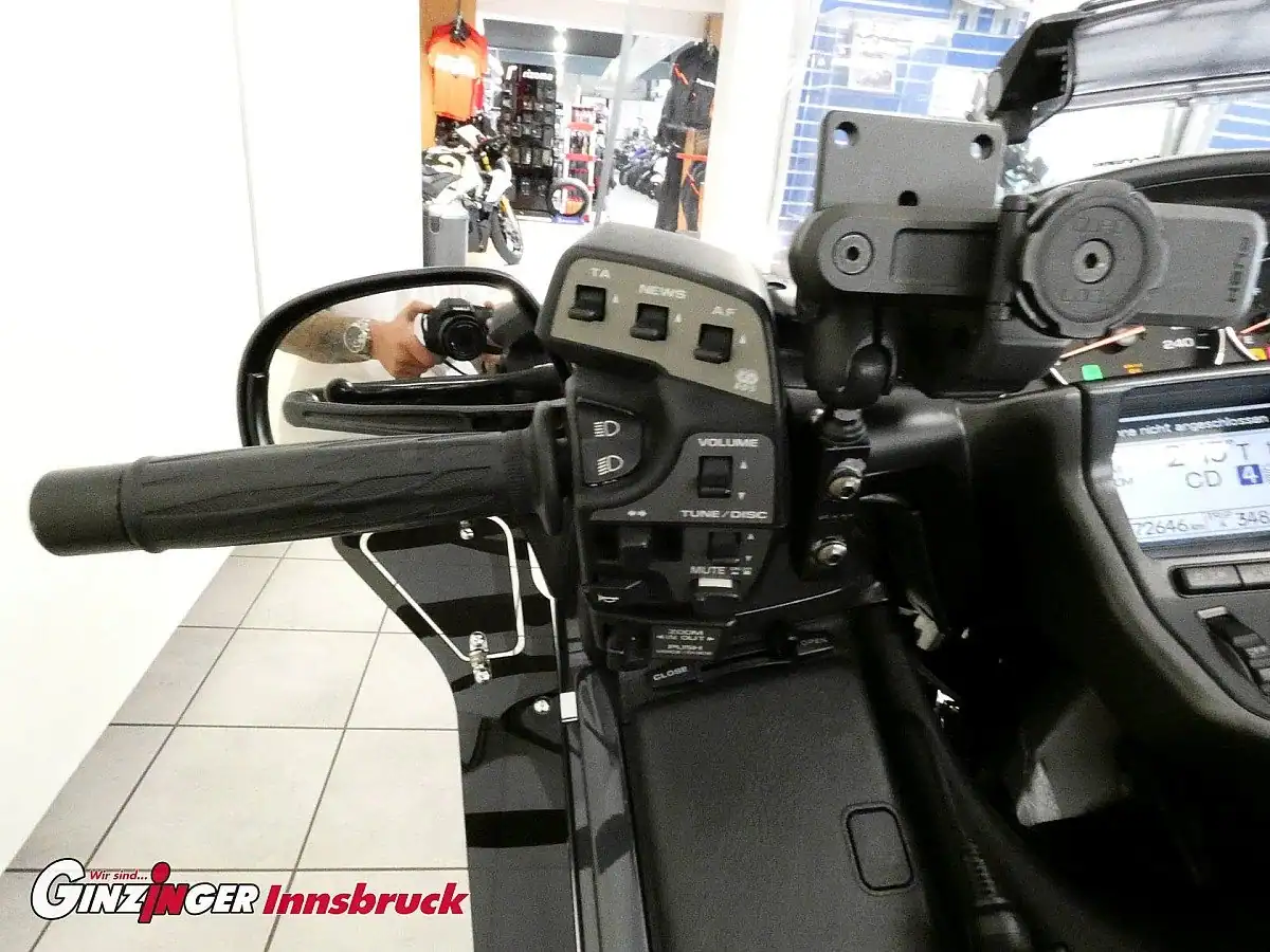 g-000344-g_W3440750_15-honda-gl-1800-goldwing-finanzierung-moeglich-639067249844155160