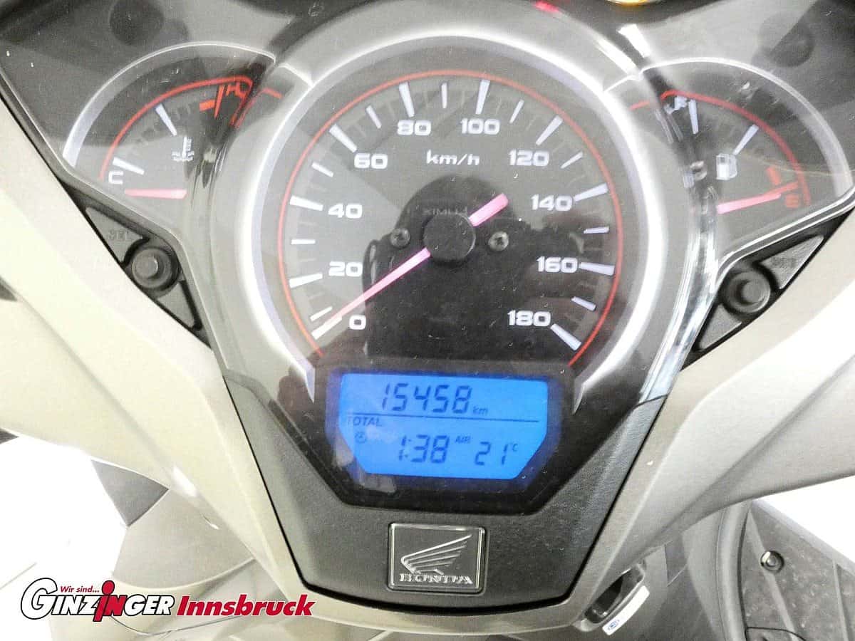 g-000344-g_W3440769_6-honda-sh300i-639067250065005180