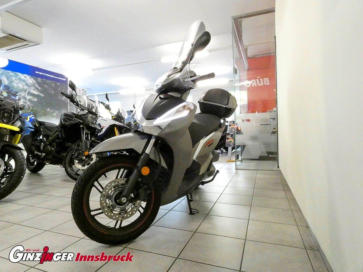 g-000344-g_W3440769_8-honda-sh300i-639067250067045300