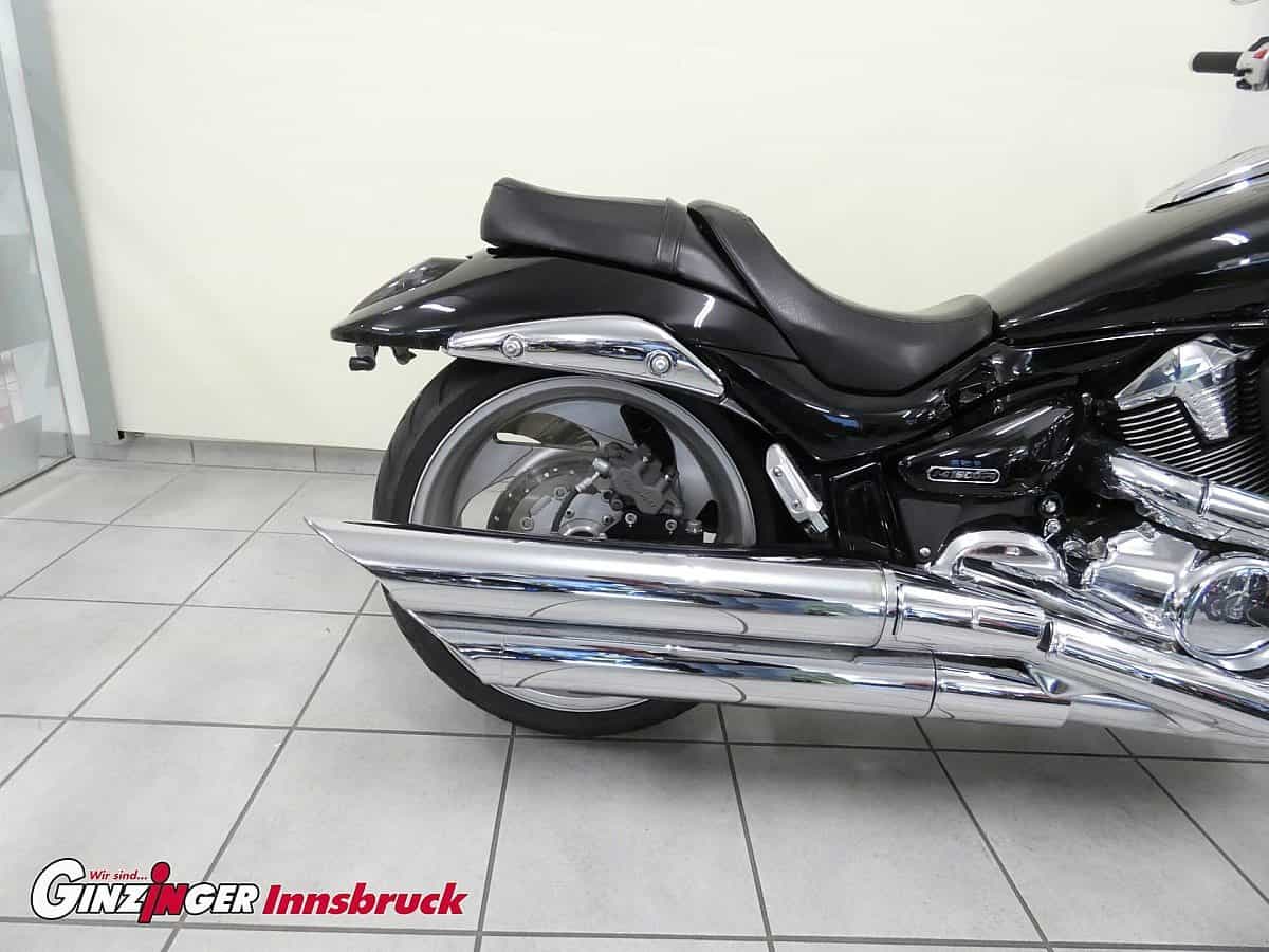 g-000344-g_W3440777_8-suzuki-vzr-1800-639067250177085200