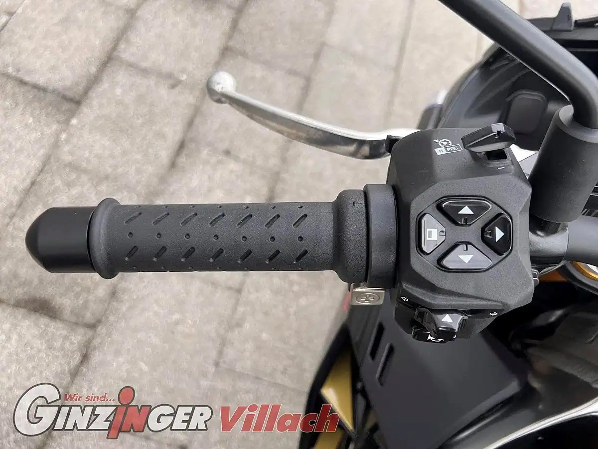 g-000344-g_W3442757_12-aprilia-tuono-v4-1100-factory-vorfuehrmotorrad-639067250471425350