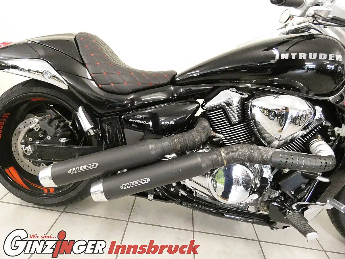 g-000346-g_W3465634_7-suzuki-vzr-1800-639067250310175460