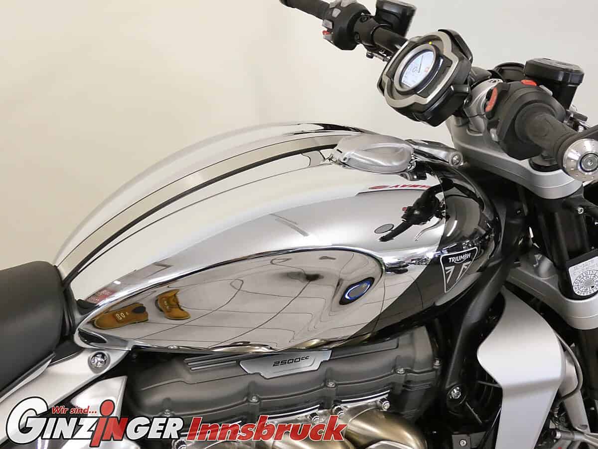 g-000346-g_W3465635_10-triumph-rocket-iii-639067250331975300