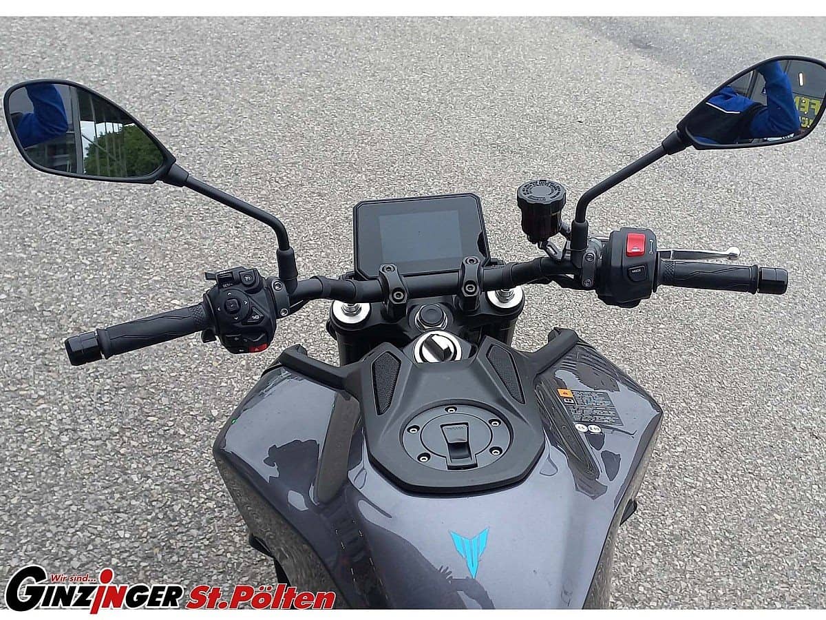 g-000346-g_W3466814_3-yamaha-mt-09-y-amt-639067249741665250