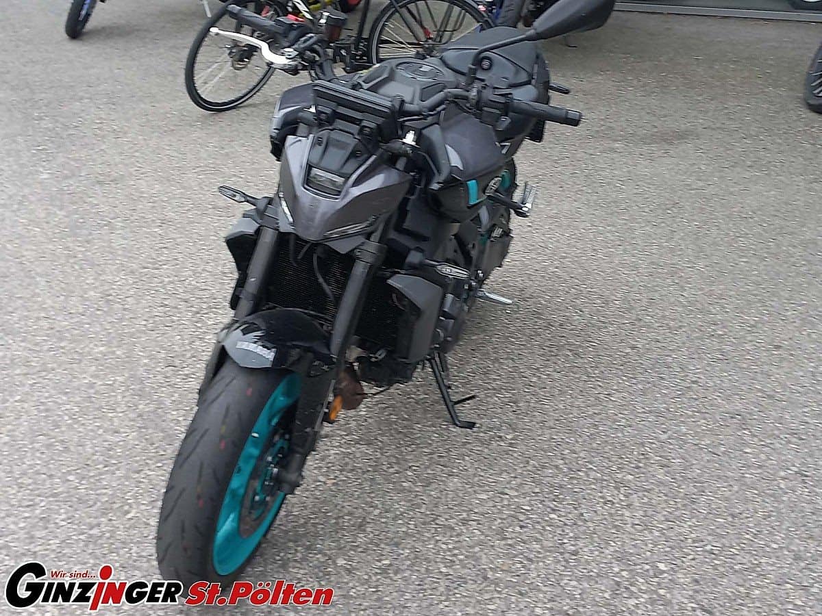 g-000346-g_W3466814_4-yamaha-mt-09-y-amt-639067249742755560