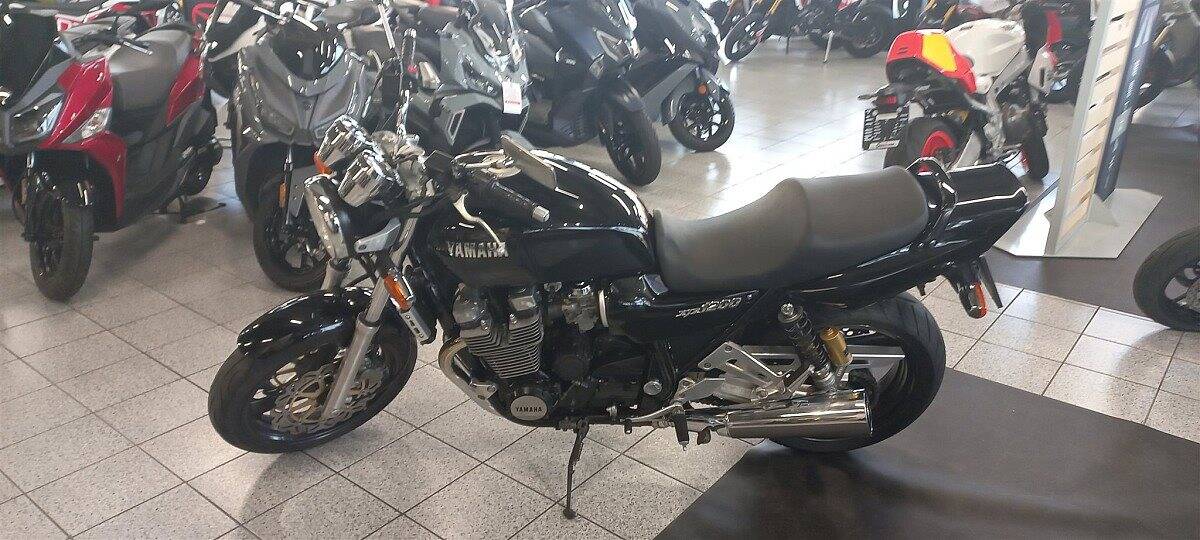 g-000346-g_W3466835_3-yamaha-xjr-1200-639067249927085210