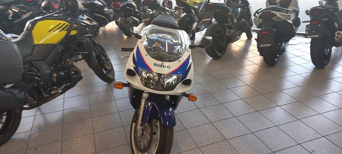 g-000346-g_W3466836_3-suzuki-gsx-r-600-639067249933795240