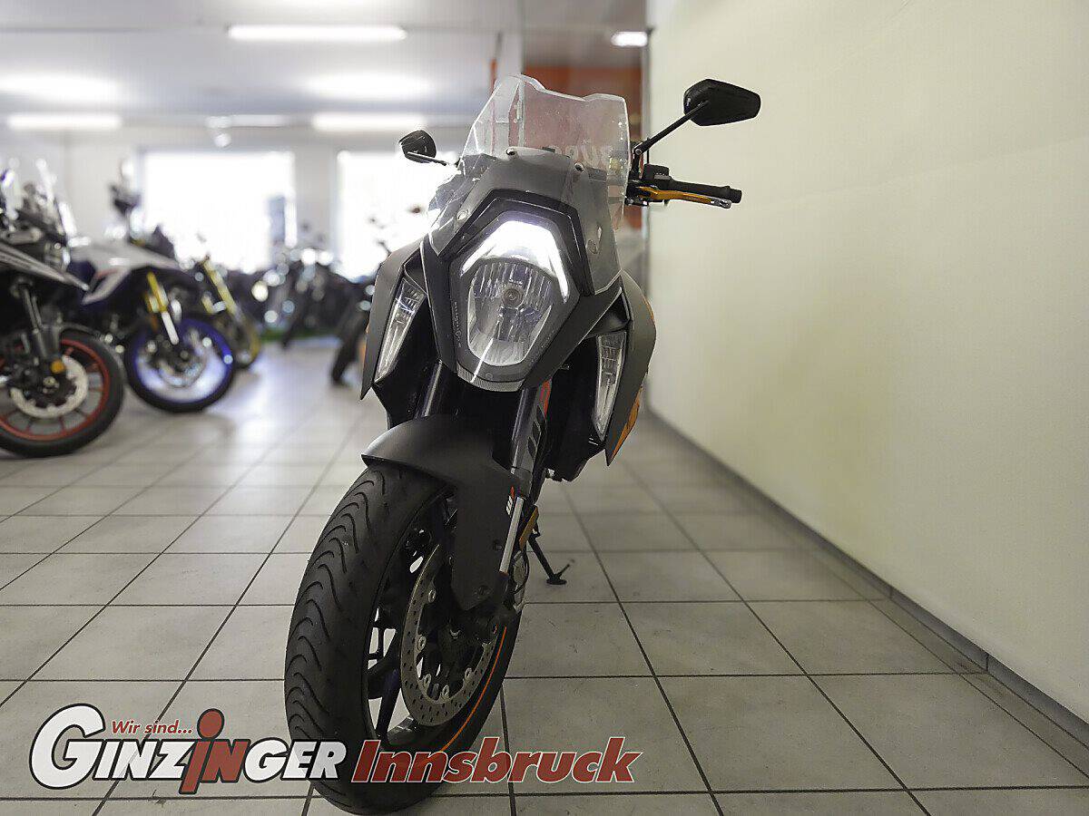 g-000353-g_W3538015_6-ktm-duke-1290-gt-639188212810351300