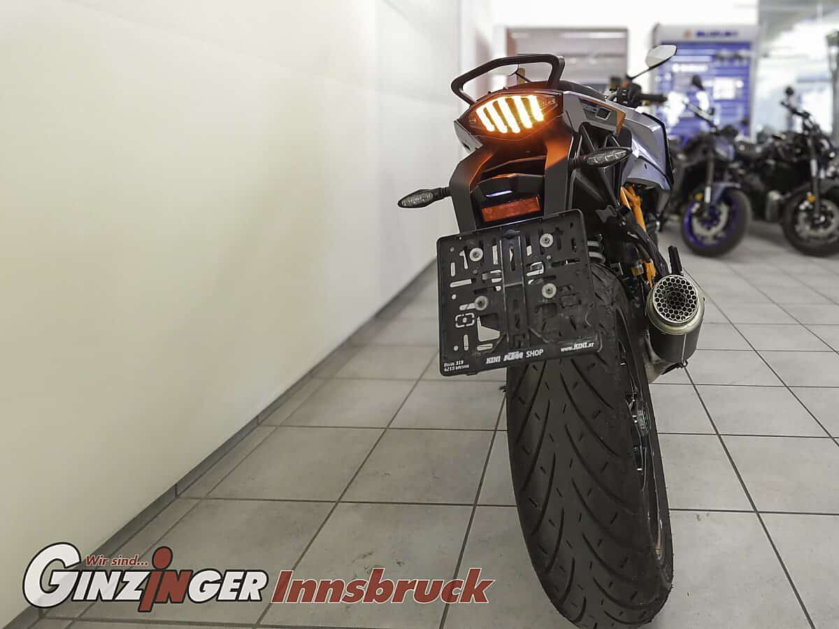 g-000353-g_W3538015_8-ktm-duke-1290-gt-639200306879947730