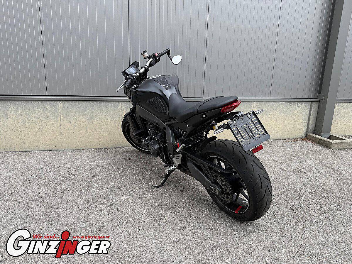 g-000356-g_W3569646_4-yamaha-mt09-639191994269430540