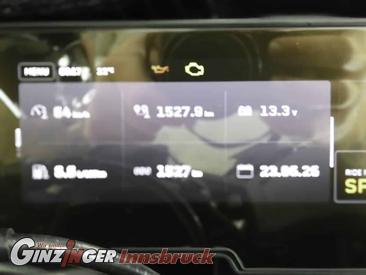 g-000357-g_W3572689_11-ktm-990-rc-r-639197174731613390