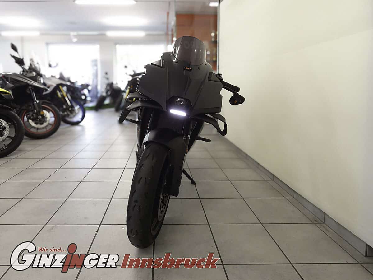 g-000357-g_W3572689_7-ktm-990-rc-r-639197174728073490