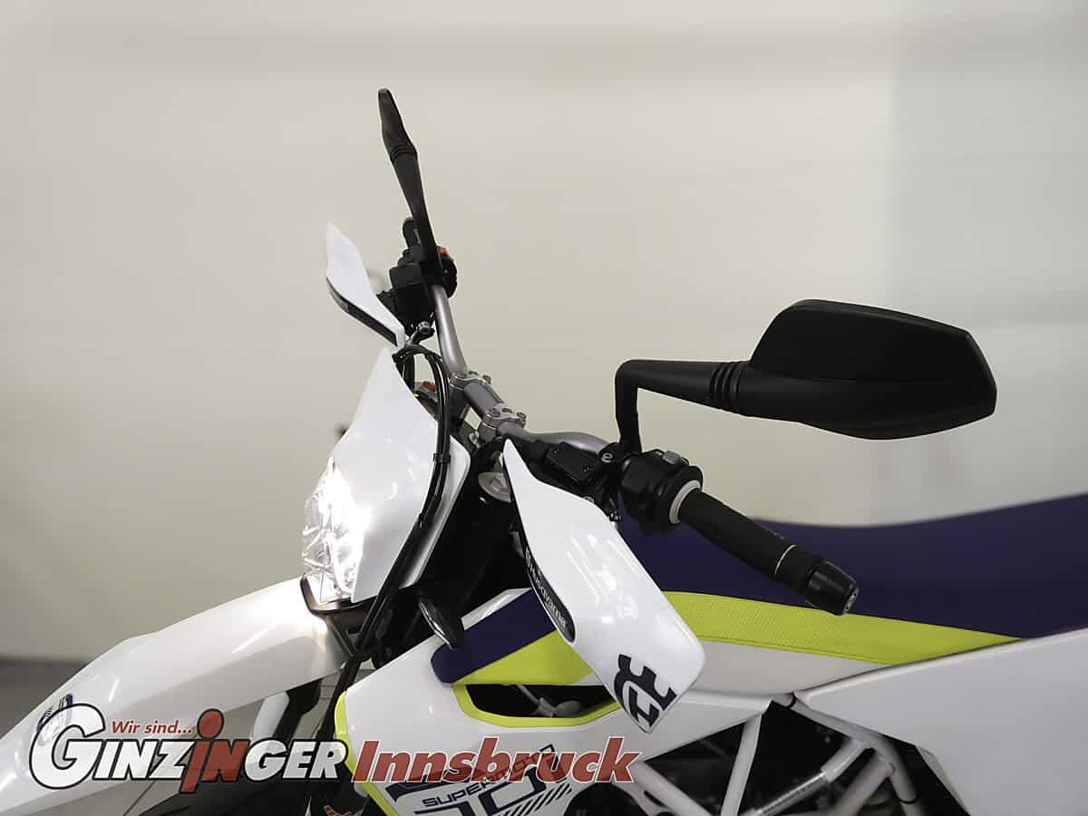 g-000357-g_W3573495_10-husqvarna-701-supermoto-639198038505814200