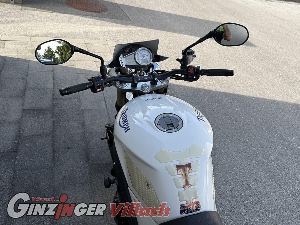 g-000358-g_W3584213_10-triumph-speed-triple-1050-639216643310962170