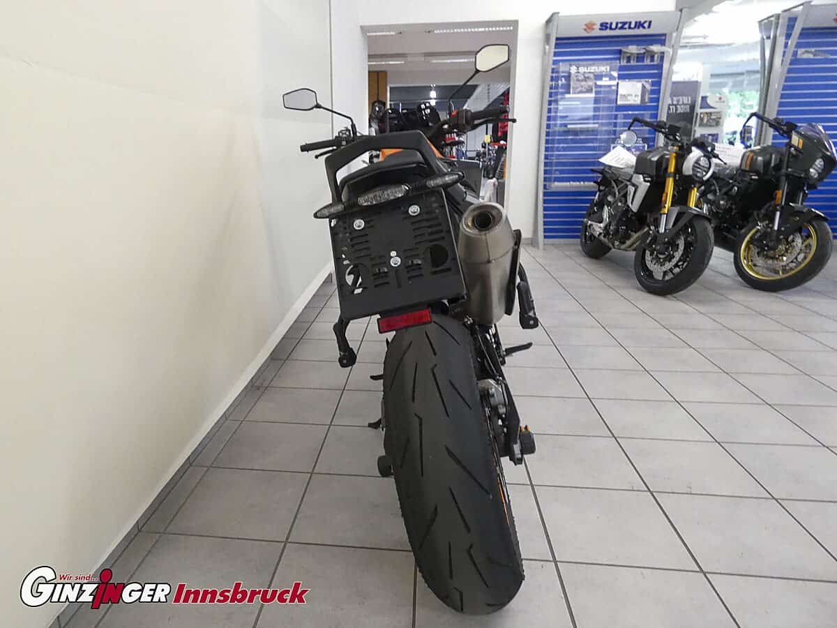 g-000358-g_W3584423_6-ktm-duke-890-639217050830573800