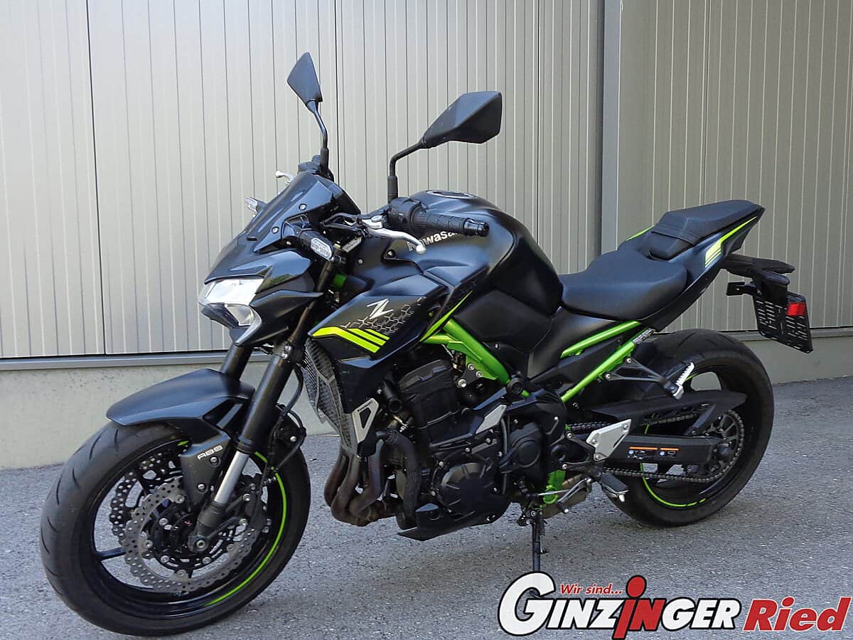 Kawasaki-Z900-