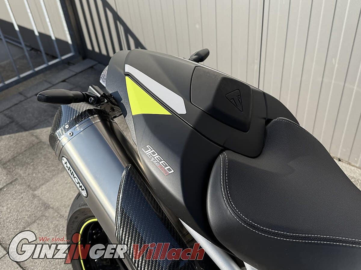 g-000358-g_W3586723_7-triumph-speed-triple-rs-1050-639221367664376270