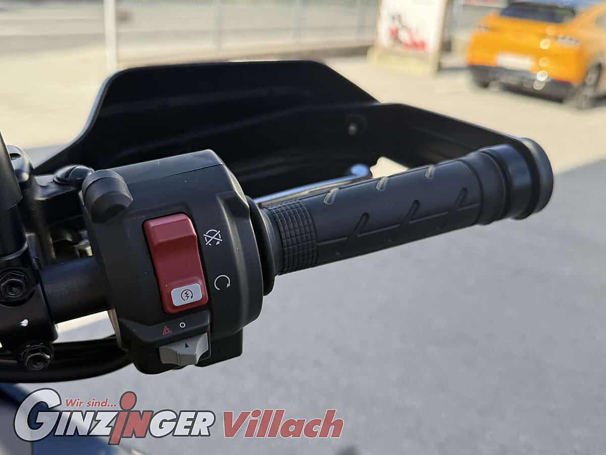 g-000361-g_W3610283_10-honda-transalp-xl750-639258094666965290