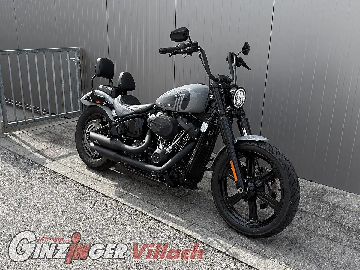 Softail Street Bob 114 FXBBS – Bild 1
