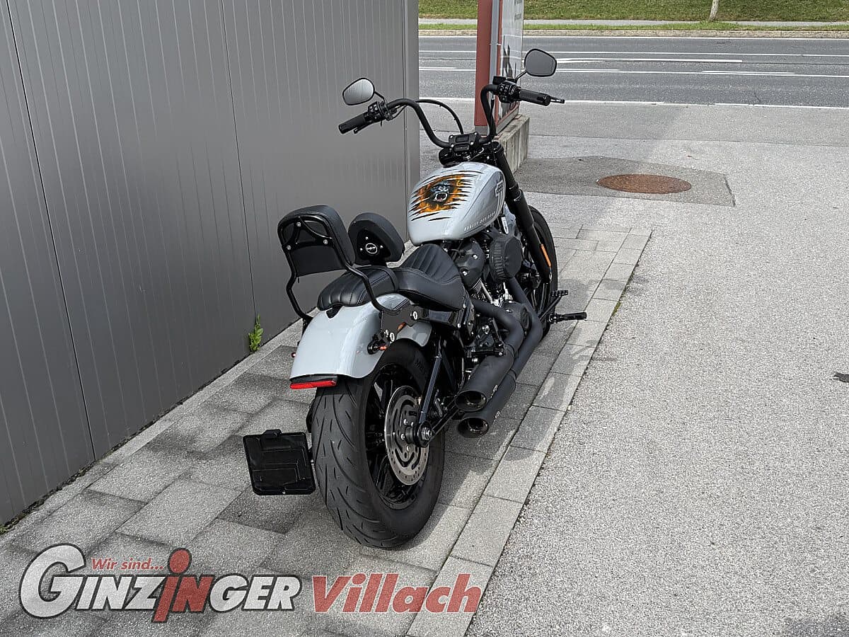 Softail Street Bob 114 FXBBS – Bild 7